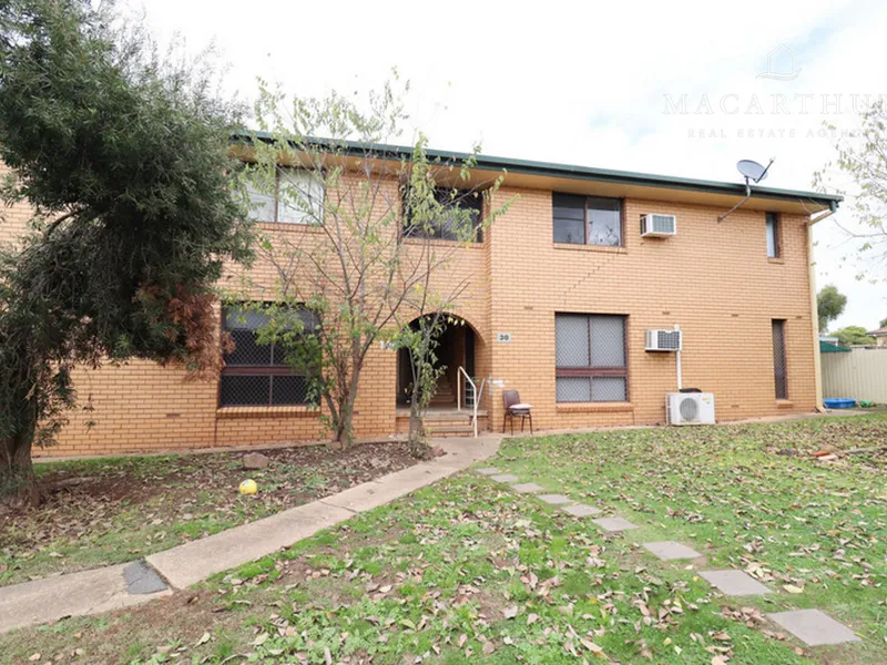 FRESHLY RENOVATEDAND READY TO GO