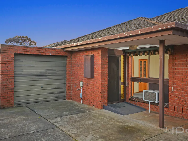 WALK TO WERRIBEE CBD & TRAIN STATION
