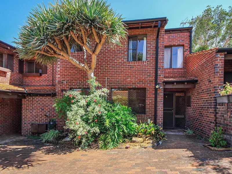 2 Bedroom Townhouse in Quiet Group