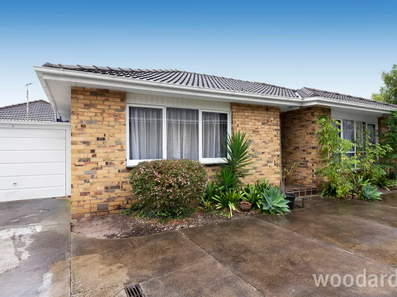 Peace & Privacy a Walk to the Village