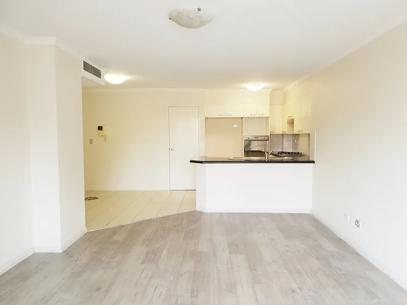 Two bedroom Unit in Convenient Location