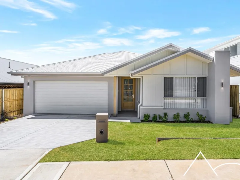 BEAUTIFUL FAMILY HOME IN SOUGHT-AFTER MENANGLE PARK