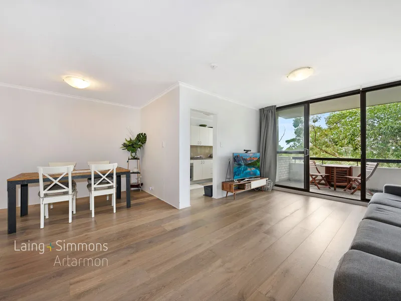 Immaculate, Stunning, Bright 3 Bedroom apartment 