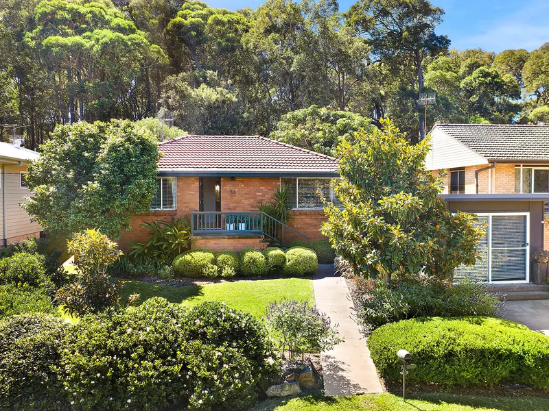 Gorgeous sanctuary on a premiere coastal cul-de-sac