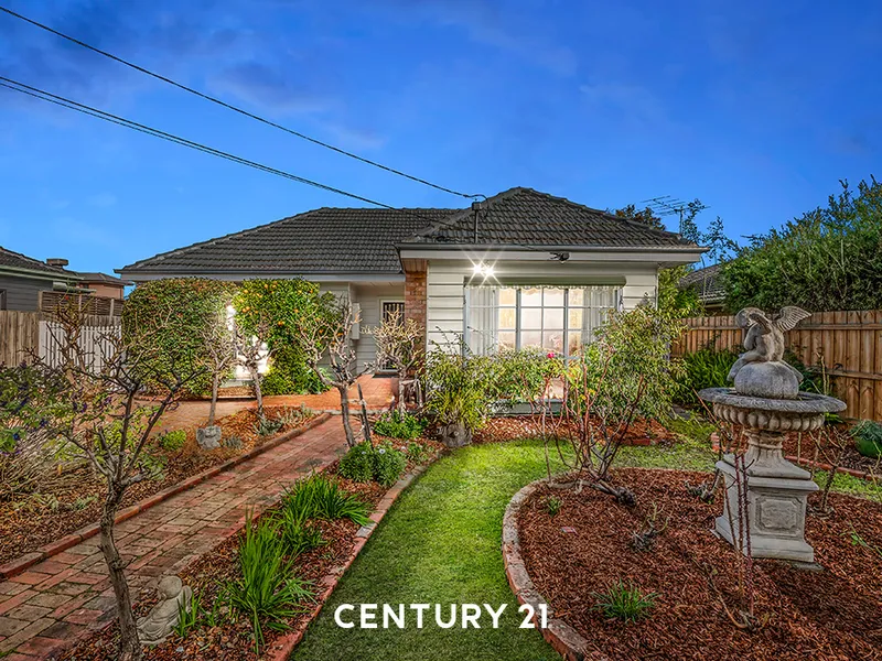 CHARMING FAMILY LIVING IN CHOICE LOCATION