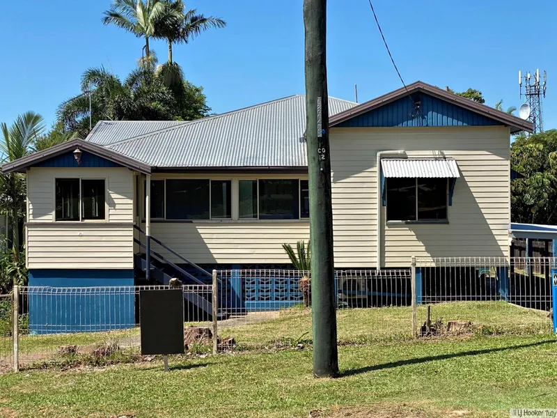 HIGHSET QUEENSLANDER CLOSE TO TOWN