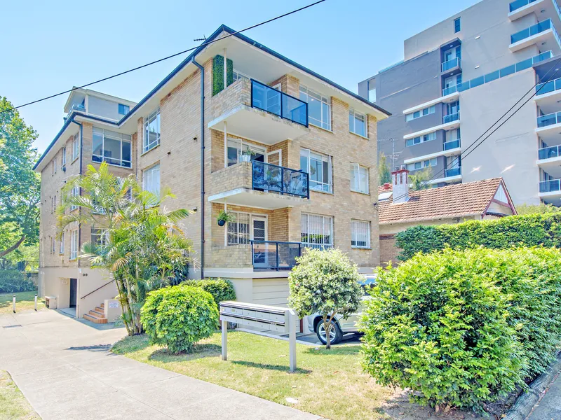 Elegant Two Bedroom Apartment in Bondi Junction