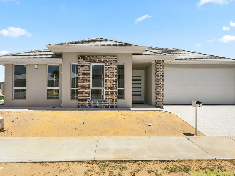 ABSOLUTELY EXQUISITE!