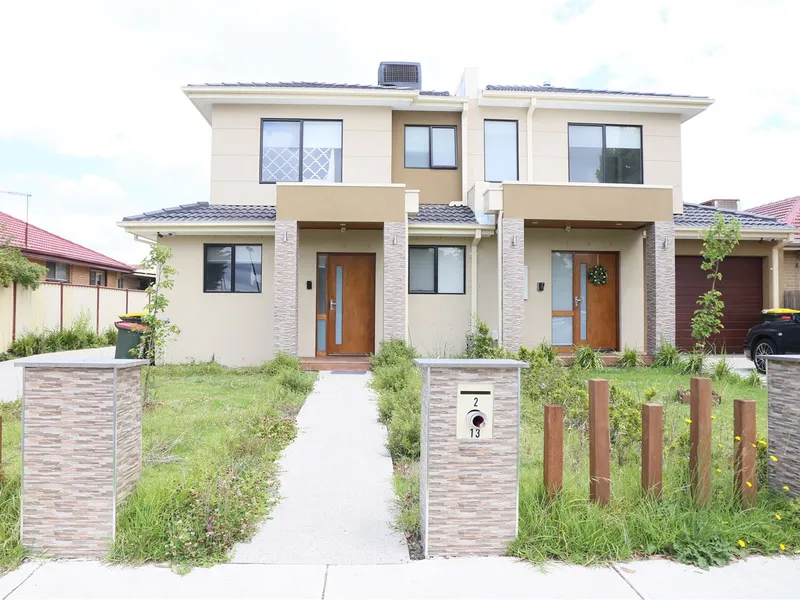 Spacious Townhome!!