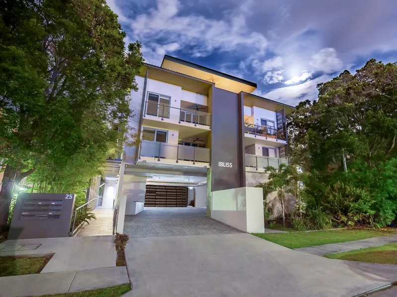 Great Investment Opportunity or Owner Occupier Unit!!!