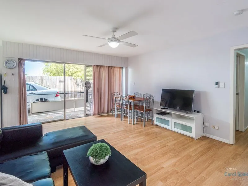 Calling all investors, first home buyers & downsizers - Ground floor apartment, walking distance to shops & public transport