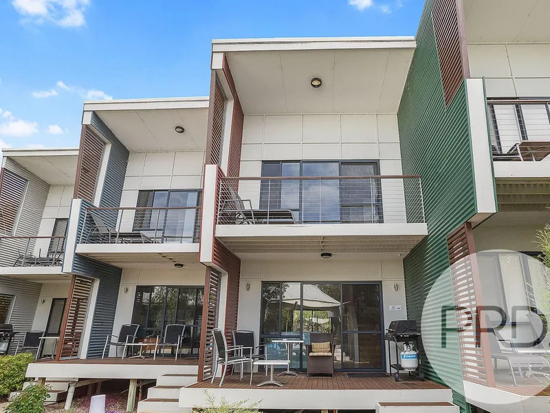 OWN A DOUBLE-STOREY BEACH HOLIDAY HOME FOR THE FAMILY AT A REAL BARGAIN!