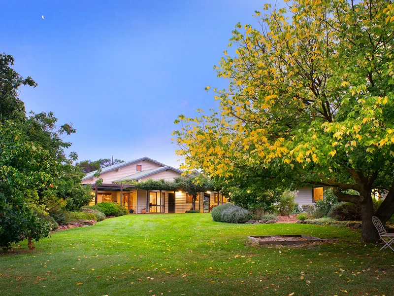 A BEAUTIFUL COUNTRY LIFE - 5 ACRES WITH A BESPOKE TIMBER HOMESTEAD WITH DUAL LIVING ZONES