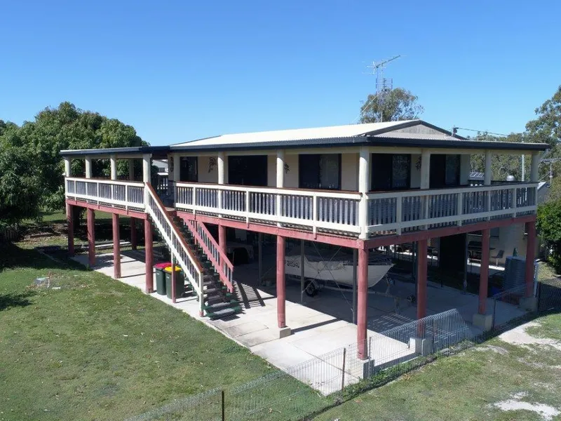 FANTASTIC HOME OR HOLIDAY HOUSE