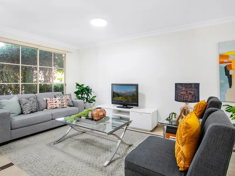 Bright and airy townhouse in the Jacaranda Estate