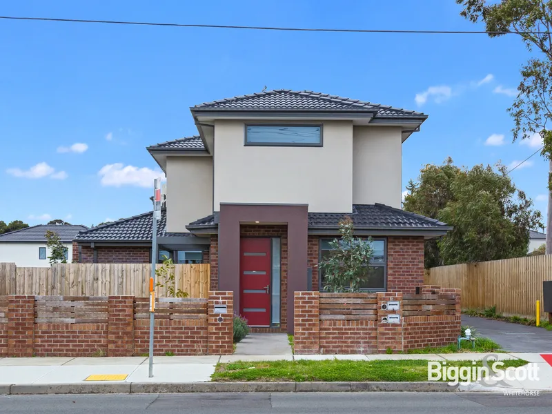 LOW-MAINTENANCE DREAM IN LIFESTYLE PRECINCT