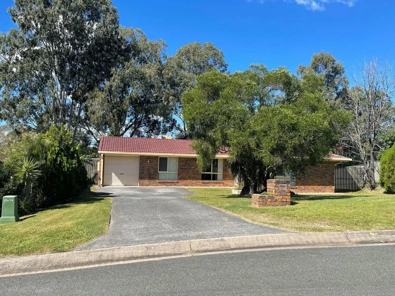 Perfectly Positioned, Easy Living!