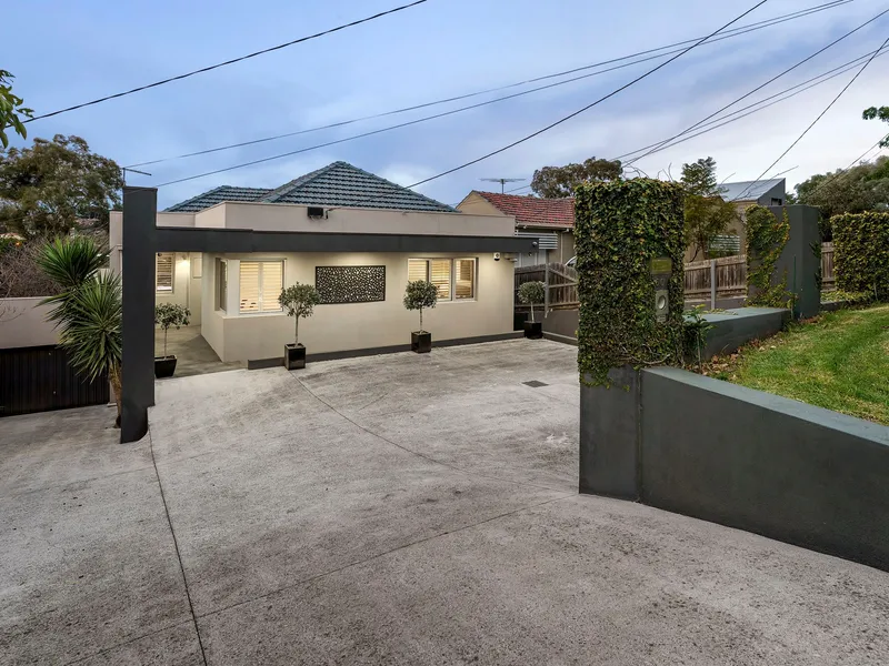 FORTHCOMING AUCTION: Hillsyde Haven: Where Living Reaches New Heights!