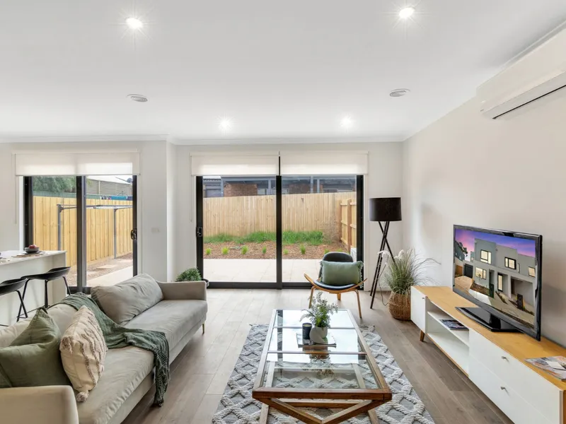 Experience Modern Living: Stunning 3-Bedroom Townhomes in the Heart of Carrum Downs