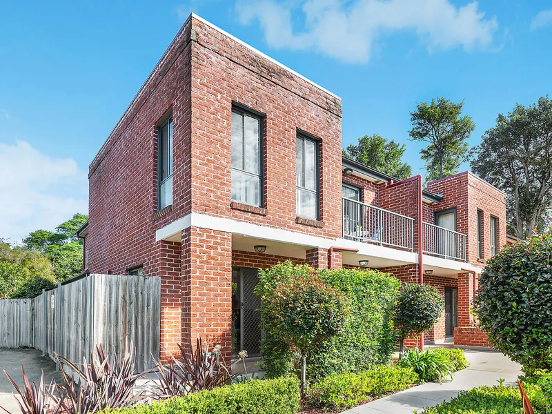 Double brick townhouse in the heart of Denistone
