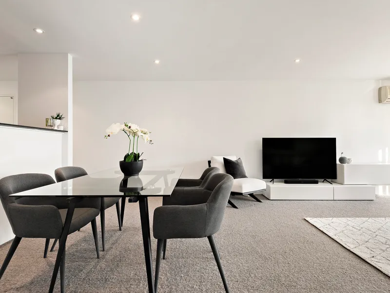 Exceptional apartment just footsteps from the beach