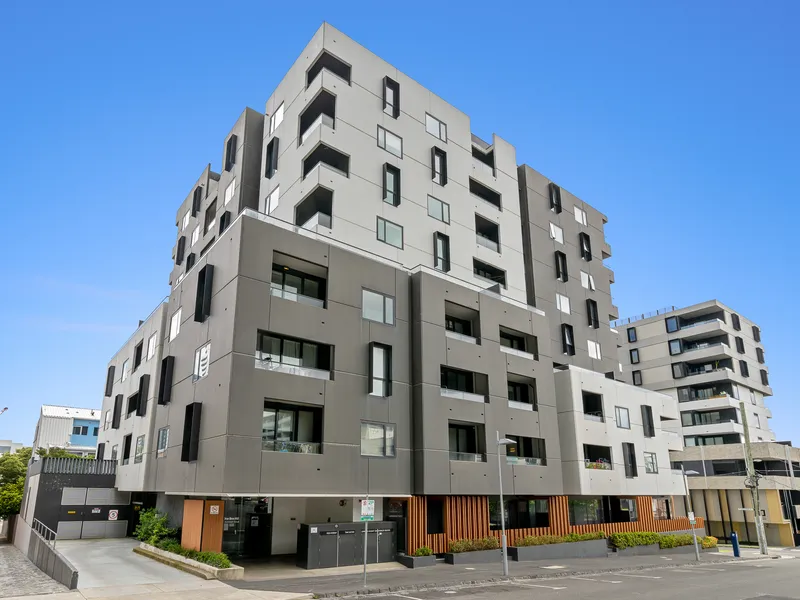 NEAR NEW APARTMENT IN CENTRAL BOX HILL!