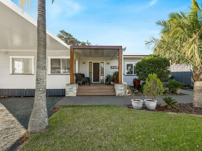 Elegant Family Home on Expansive Allotment