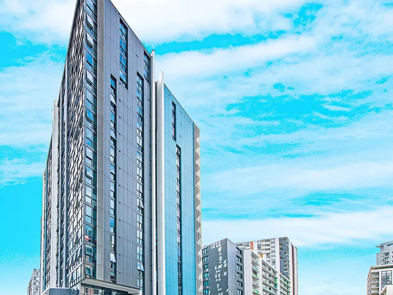 MODERN 2 BEDROOM APARTMENT ON LEVEL 14.