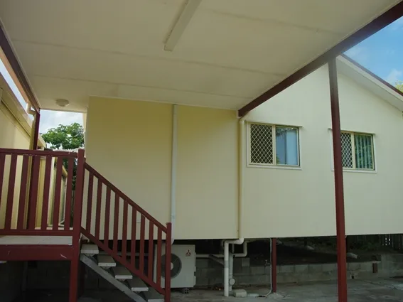 2 Bedroom Detached home Near shopping centre