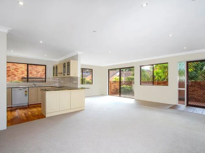 Spacious, light and bright home with the benefit of solar energy