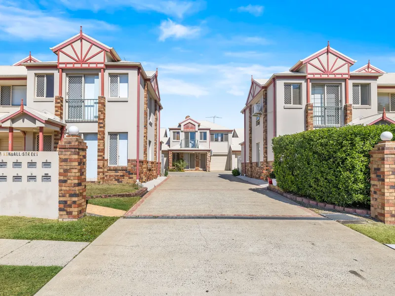 Boutique Complex of 9 Townhouses.
