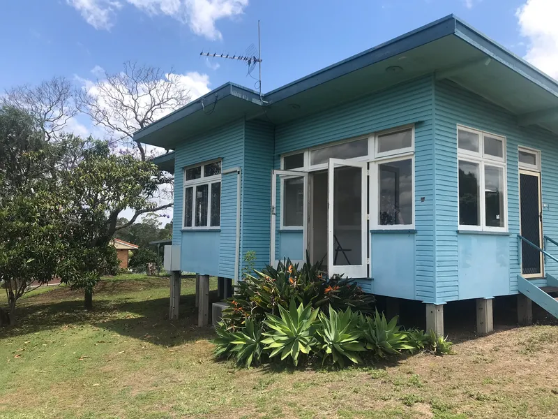 Cute 1960’s 2 Bedroom Bungalow