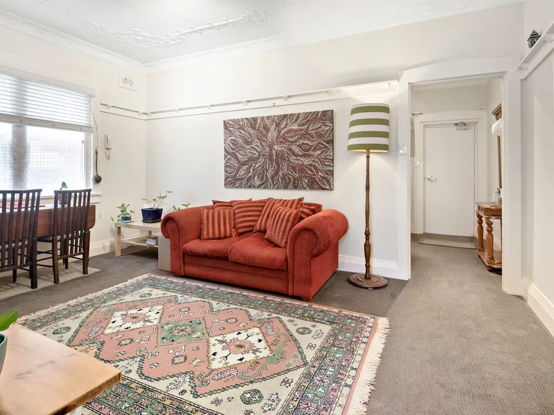 Charming updated Art Deco apartment