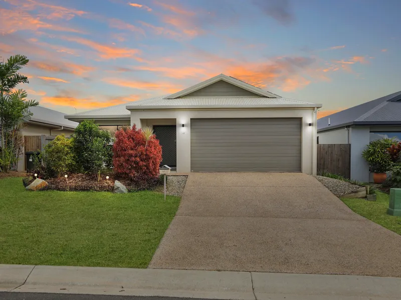 Beautiful Home - Fully Air Conditioned - 6.6KW Solar System - Mount Peter Estate