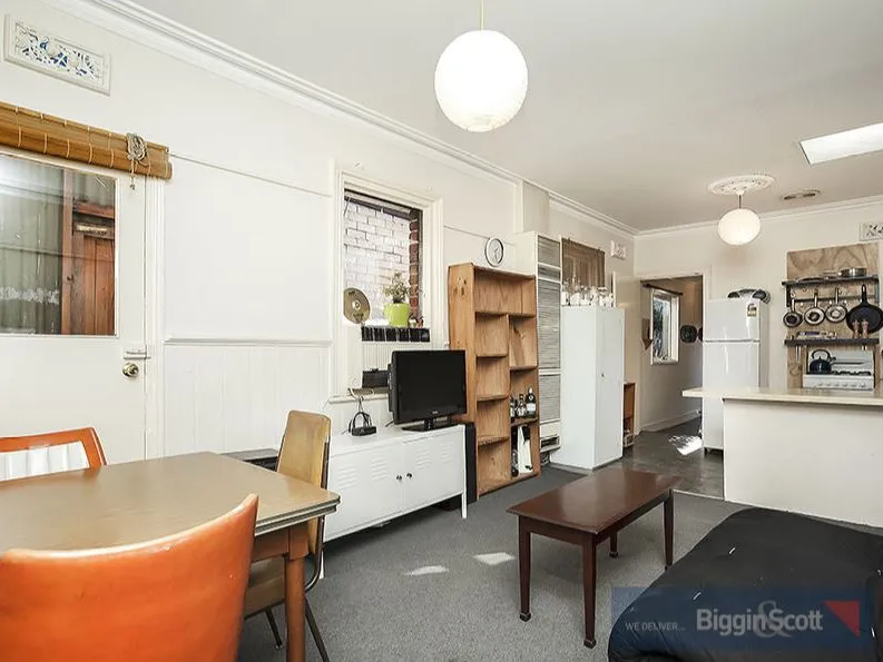 CHARMING TWO BEDROOM HOME IN THE HEART OF RICHMOND 