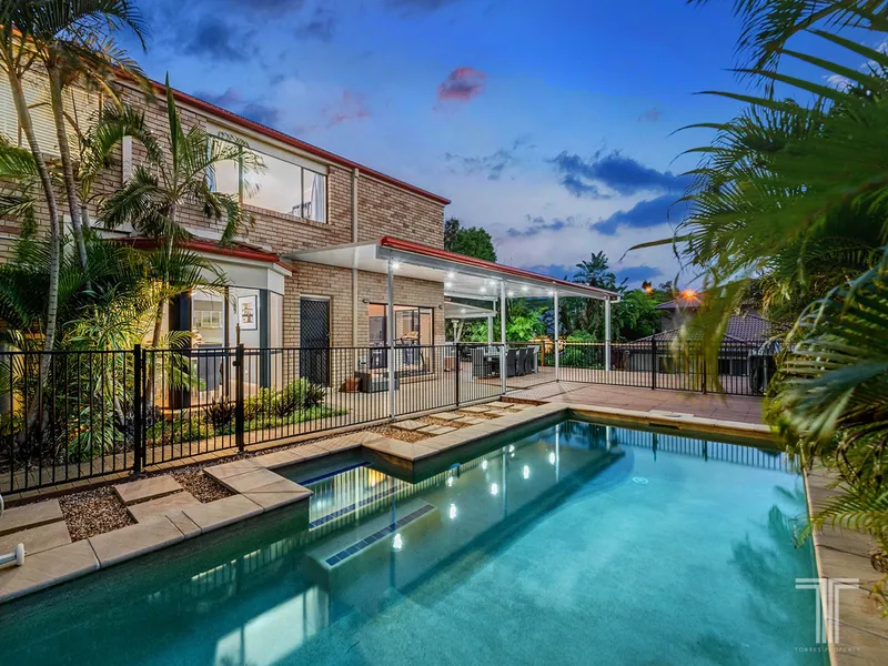 Exceptionally Private Position with Bay Breezes and Leafy Surrounds