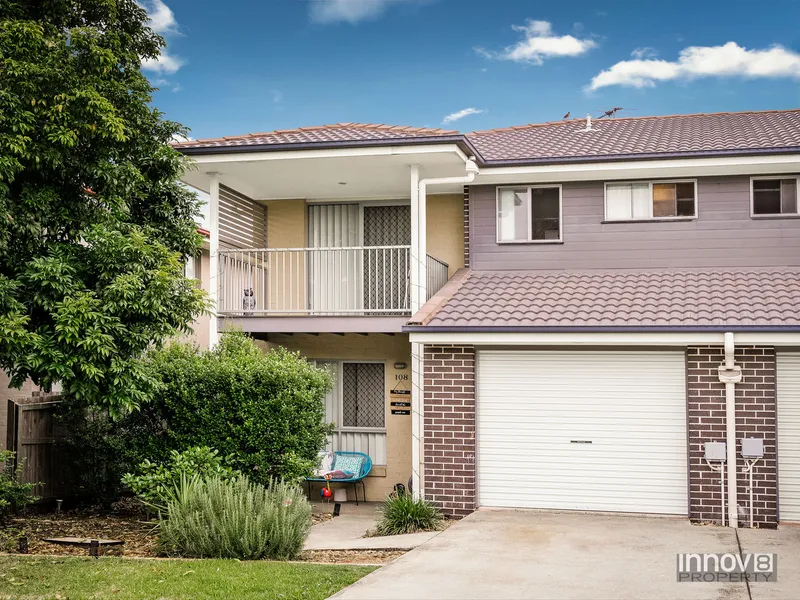 Fabulous Modern Townhouse with Upmarket Finishes & Resort-Style Facilities!