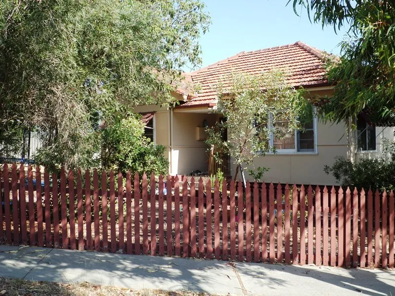 688sqm  CORNER SITE R20 BLOCK across from MAZZINI RESERVE