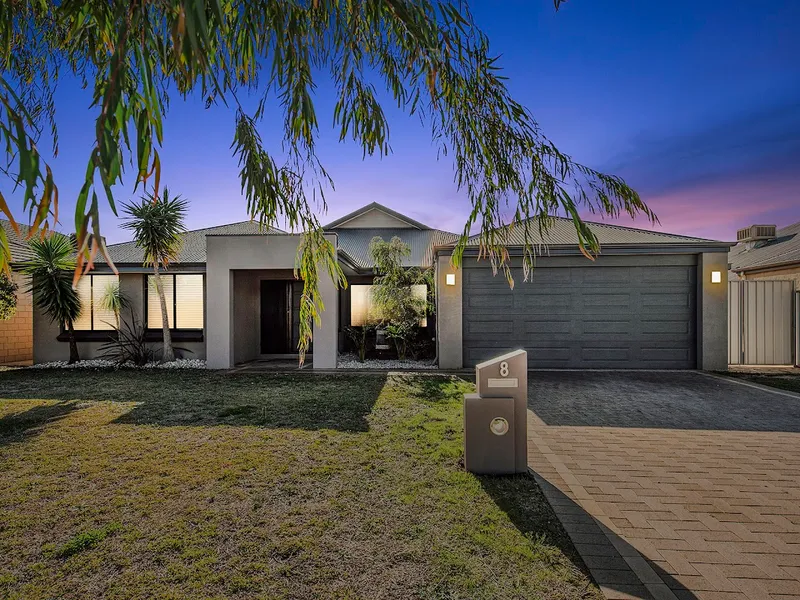 Luxurious Family Living in a Prime Pocket of Secret Harbour