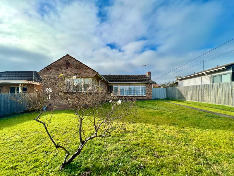 Convenience in Belmont - Available for a Six Month Lease