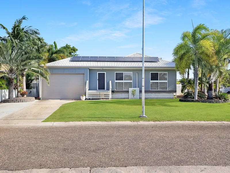 4 BEDS, SHEDS, BEACH BEAUTY!