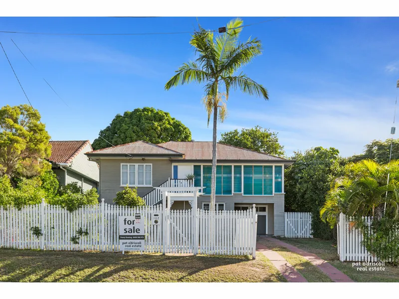 Walk to Mater Hospital.......Prime Rental OPPORTUNITY