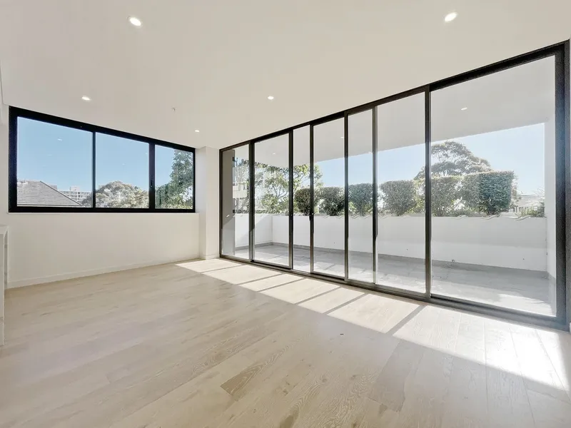 Quite and Sunny 2 bedroom apartment