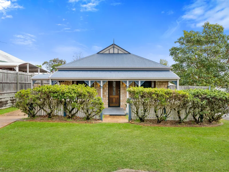 BEAUTIFUL COTTAGE - WITH SOLAR, DUCTED AIRCON SIDE ACCESS AND MORE!