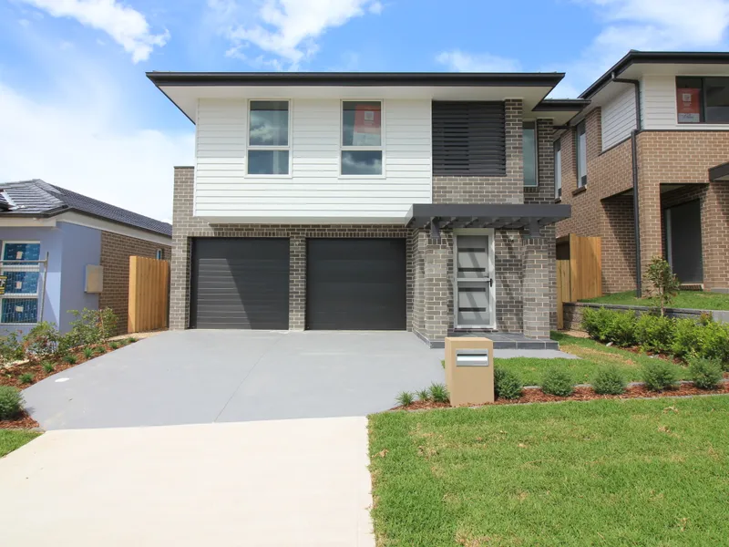 Chic 4-Bedroom Family Home in Prime Marsden Park Location