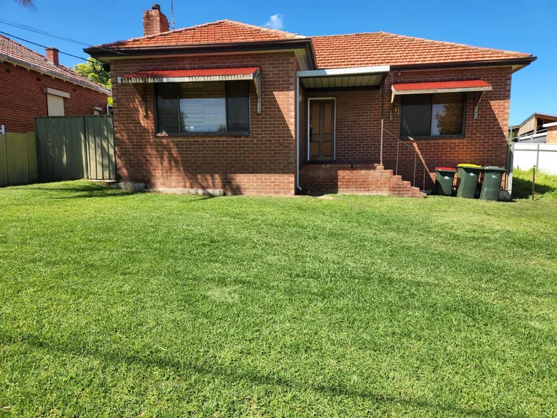 2 BR, 1.5 Bath, House in Seacliff Park, 1km from the beach