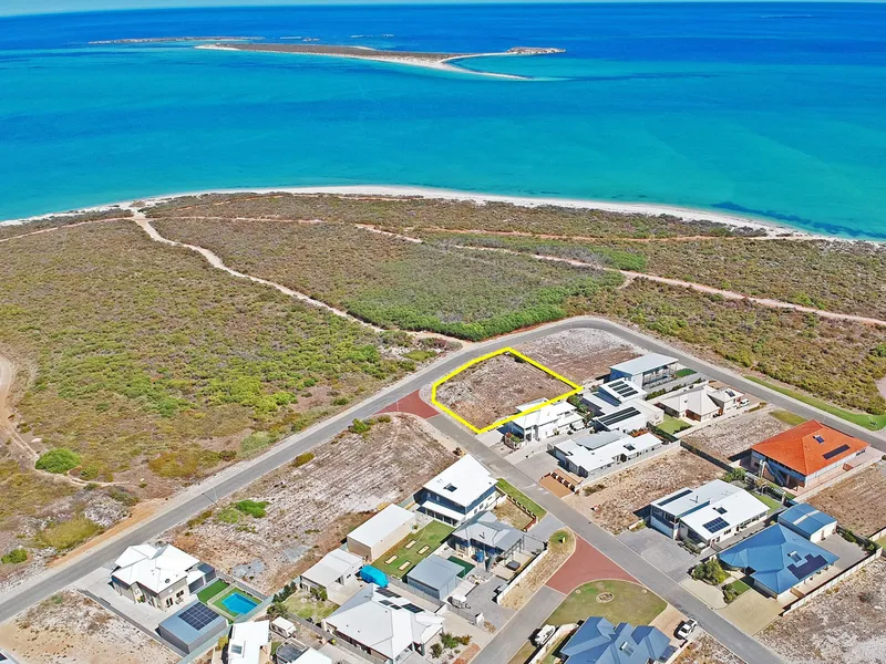 Huge Oceanfront Frontage