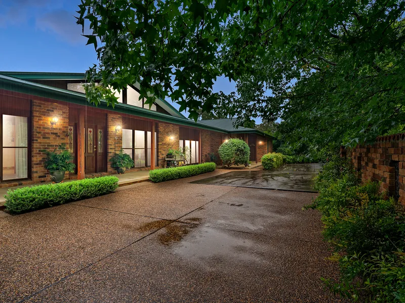 PREMIER BLUE RIBBON LOCATION - 5 ARABLE ACRES