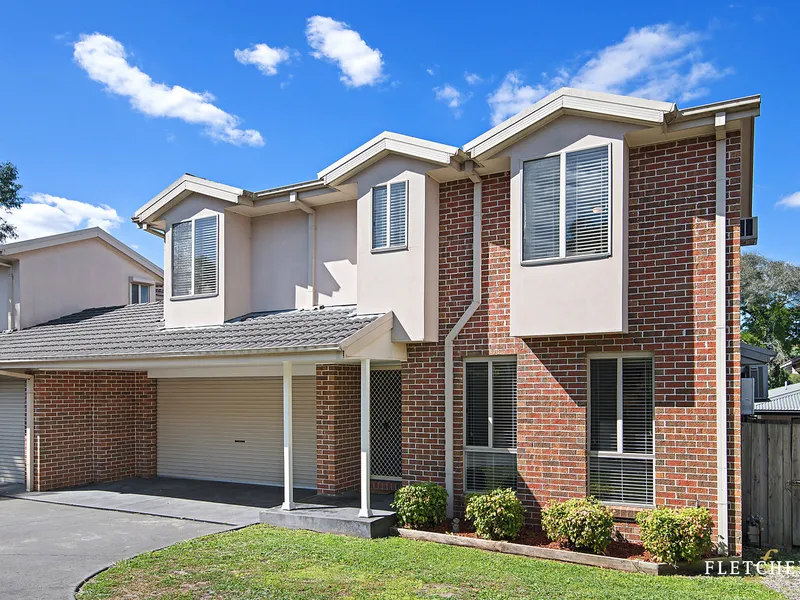 Bright and Spacious Town Home Living