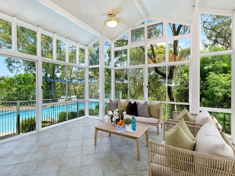 Charming property with Garigal Reserve panoramas